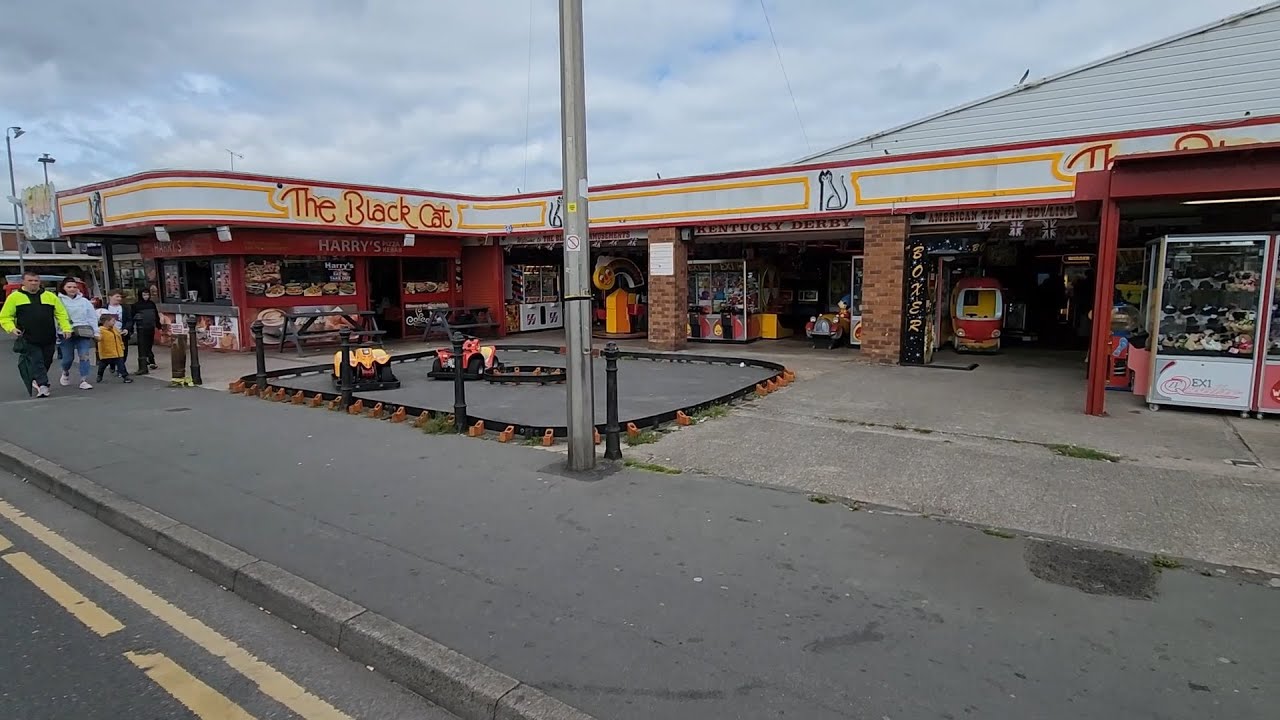 Level Up Your Fun! 🕹️ EPIC Arcade Tour of The Black Cat in Towyn, Wales 󠁧󠁢 🇬🇧