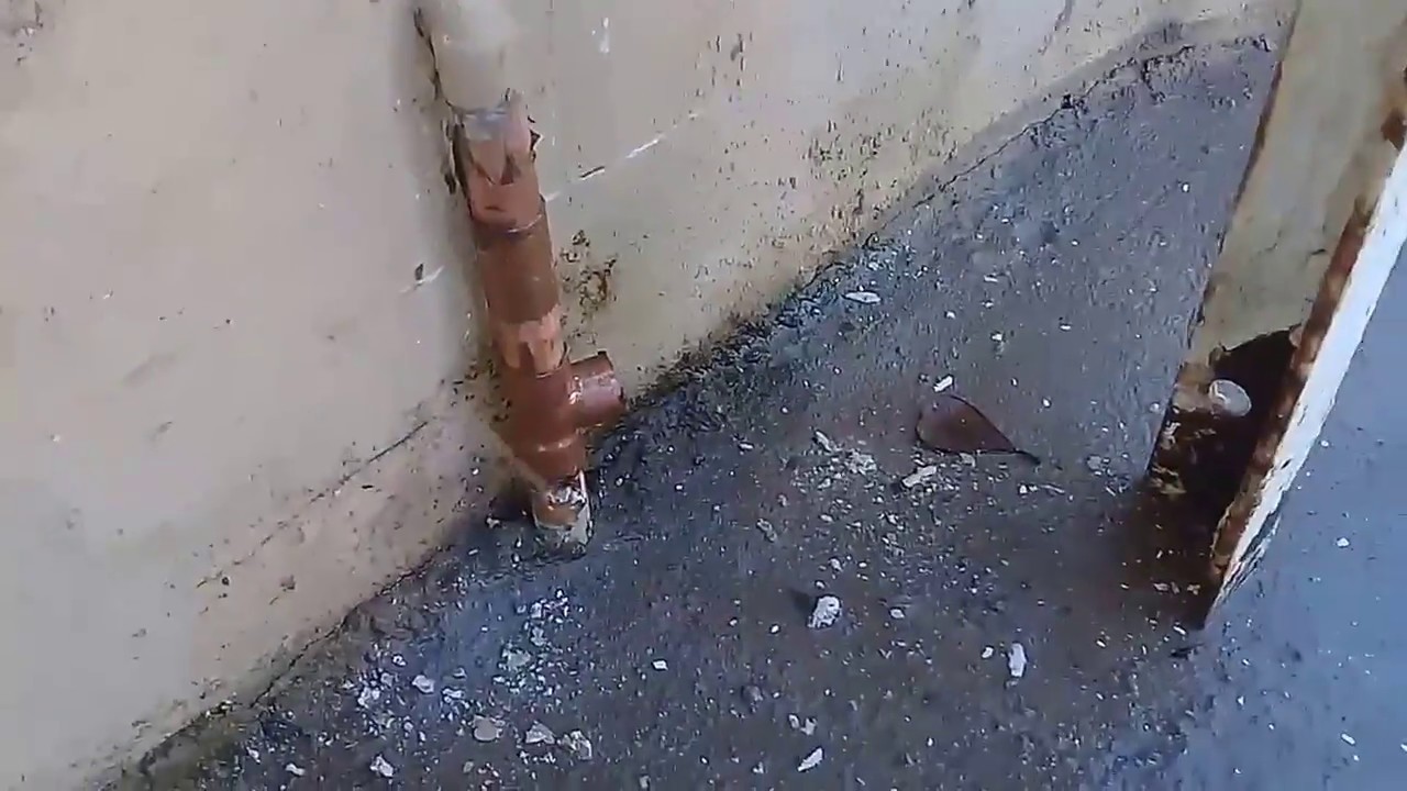 Reparando otra fuga de agua en tubería de cobre....