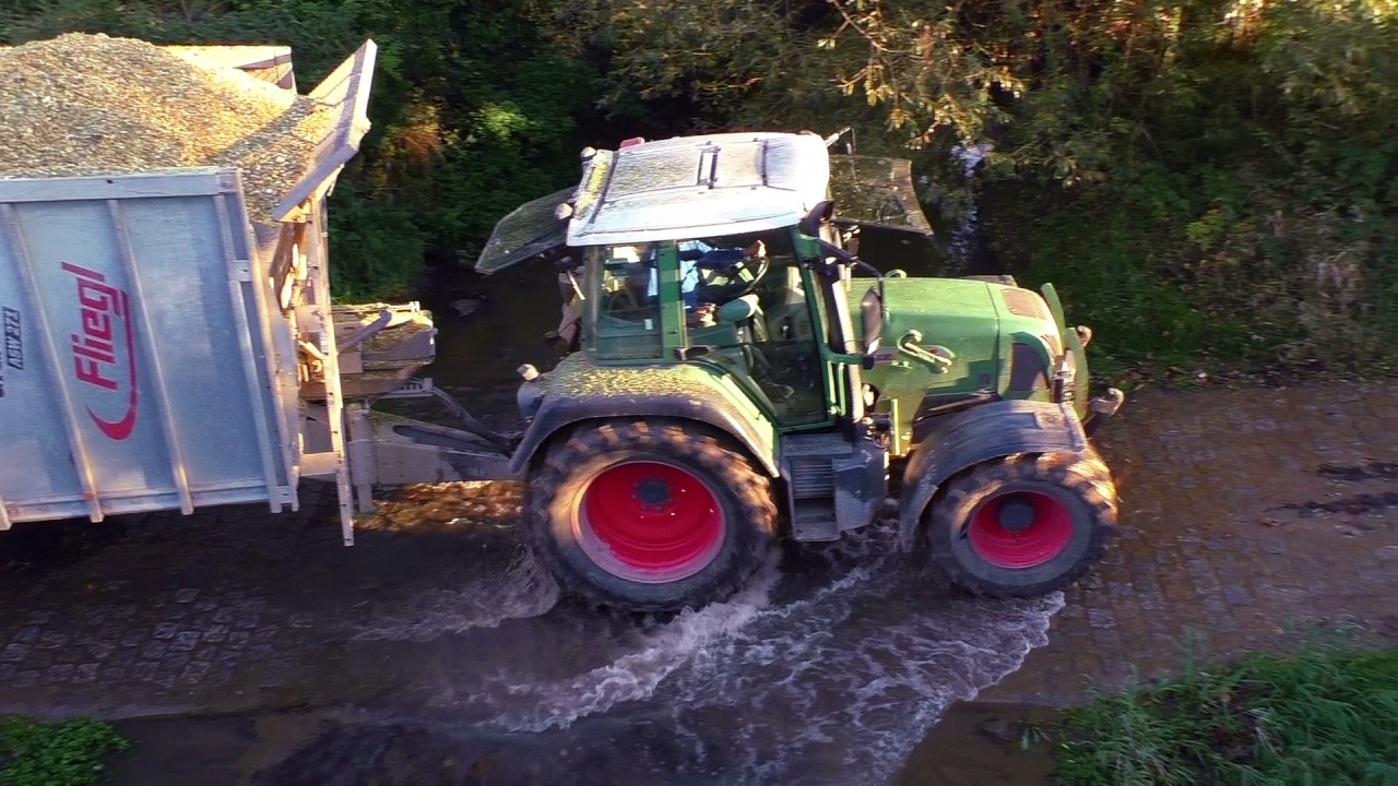 Maishäckseln mit Claas Jaguar 960 bis in die Nacht