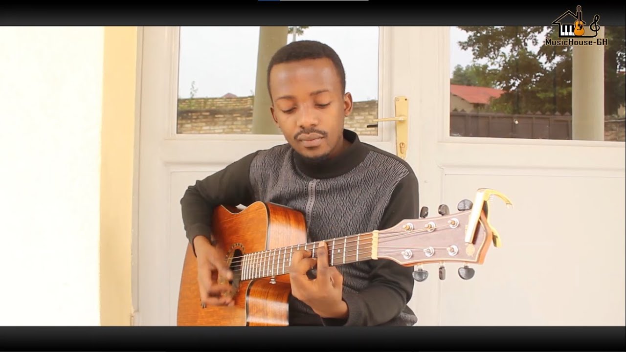 Ku migezi by Israel Mbonyi twigane uko wayicuranga kuri guitar