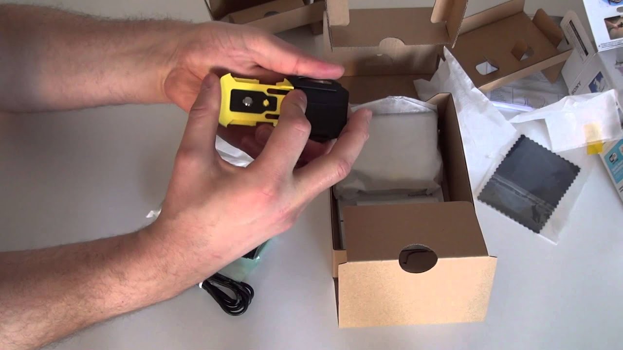 unboxing Sony HDR-AS15