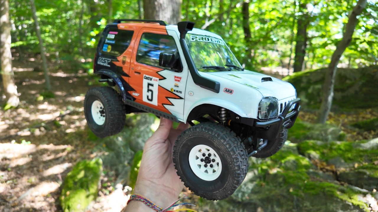 Prima prova MST CFX Jimny J3: il piccolo Suzuki sorprende!