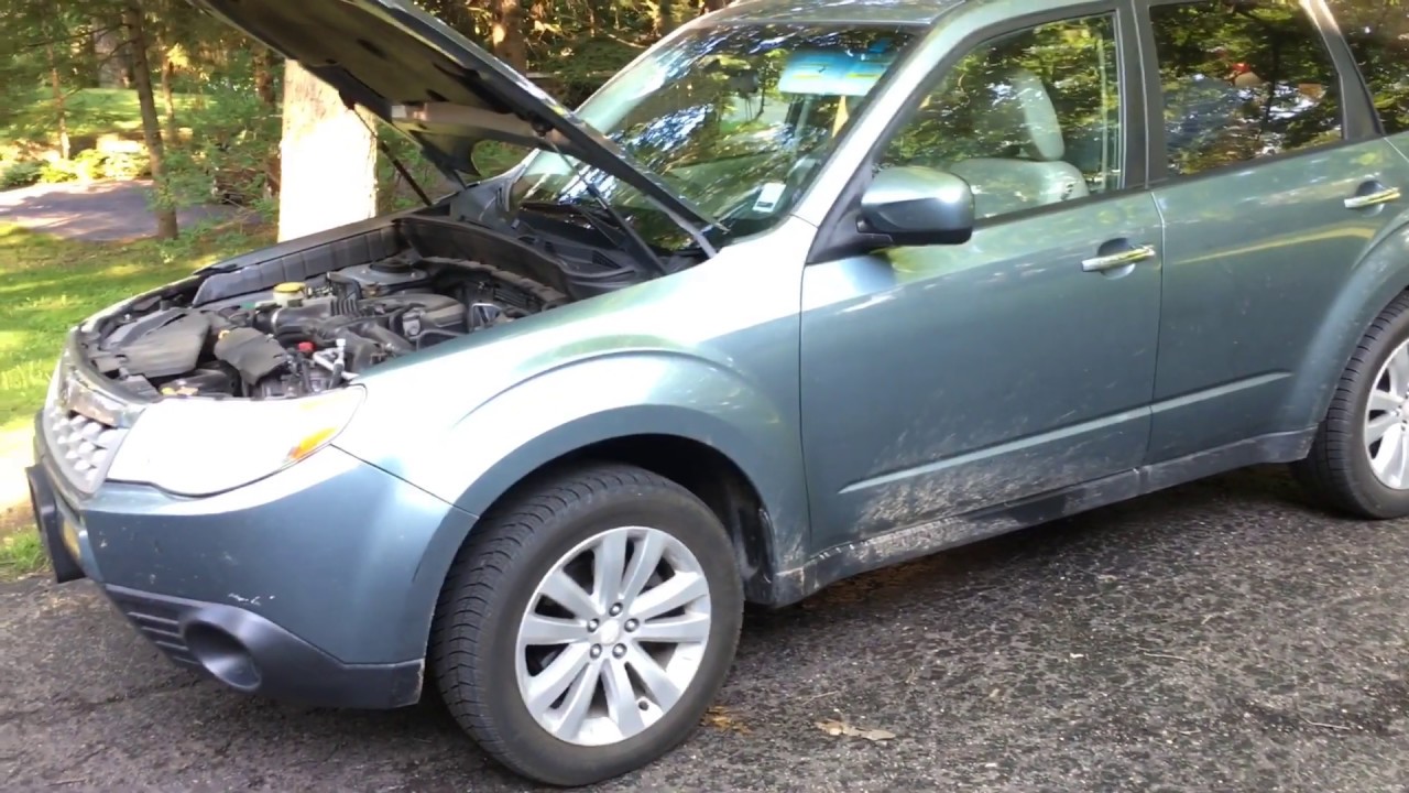 Двигатель Subaru Forester 2012 года стучит? Проверьте расход масла и уровень масла.