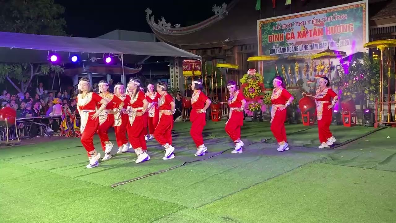Bài: Dòng máu lạc hồng - CLB Đông Tân