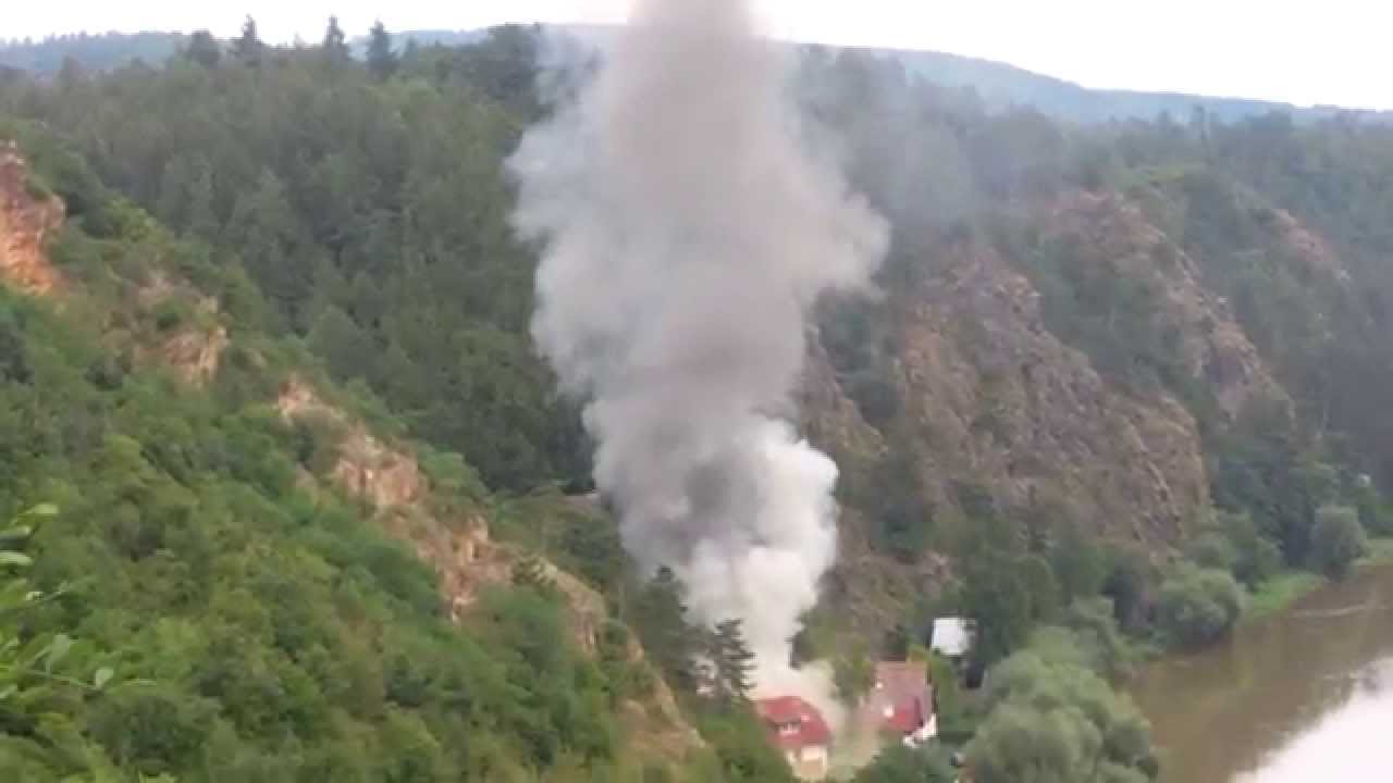 Pož&aacute;r Chata S&yacute;kořice-Račice u Berounky 8.8.2013