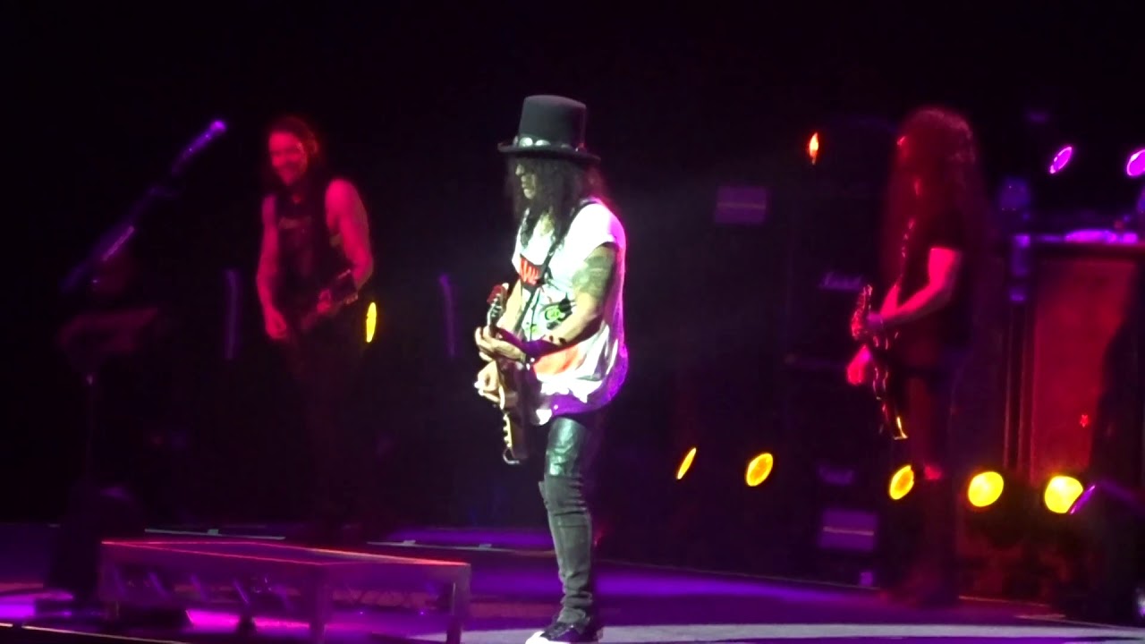 Slash Feat Myles Kennedy & The Conspirators, Anastasia, Slash live at Perth RAC Arena, 2019,