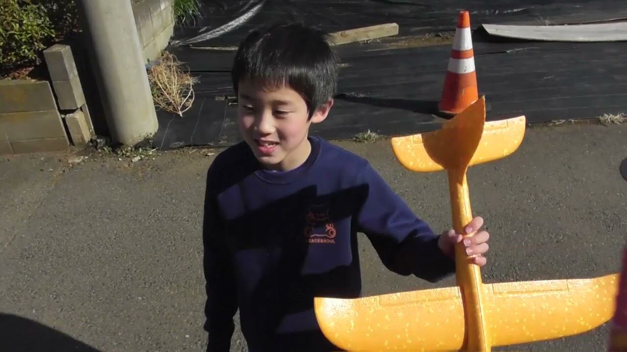 【100均】グライダー作って飛ばしてみました。