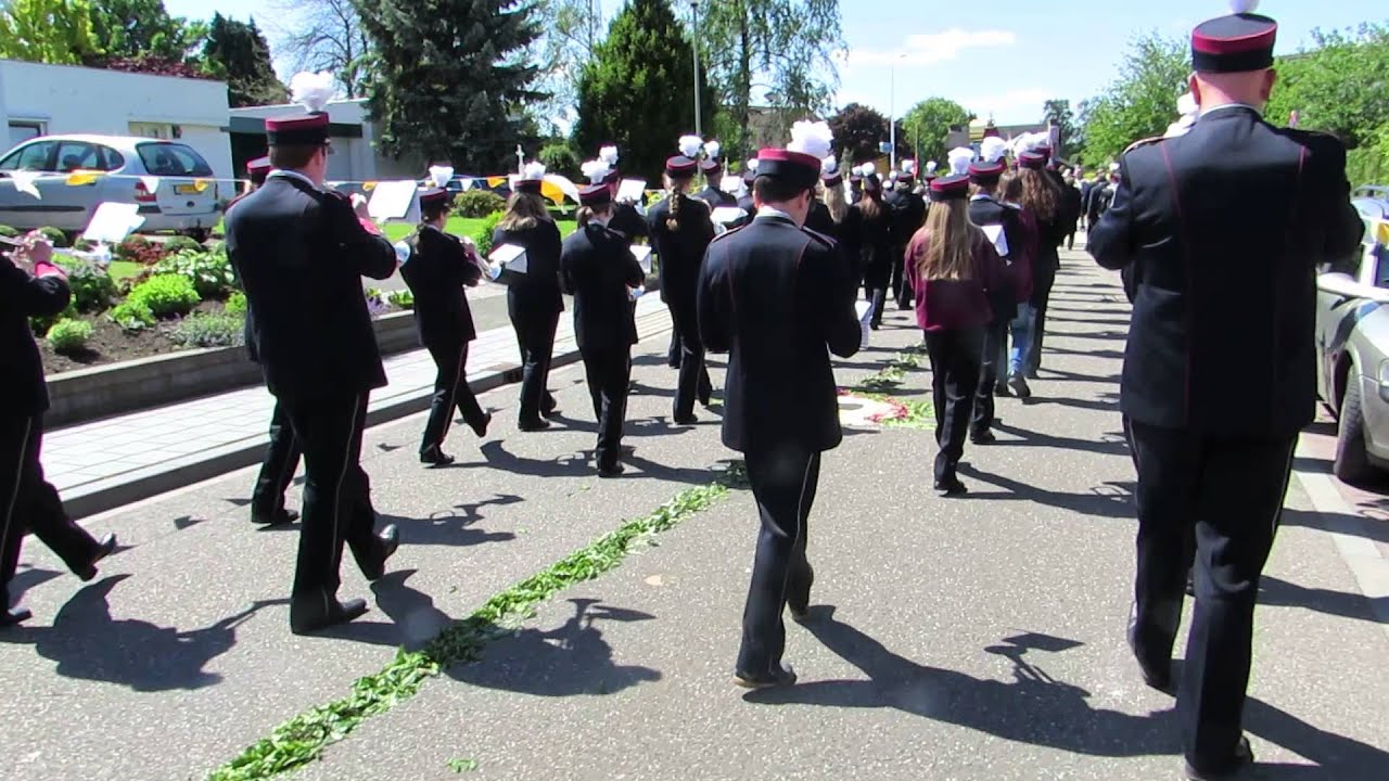 Fanfare St. Blasius Cadier en Keer - Mater Mea, processie 2013