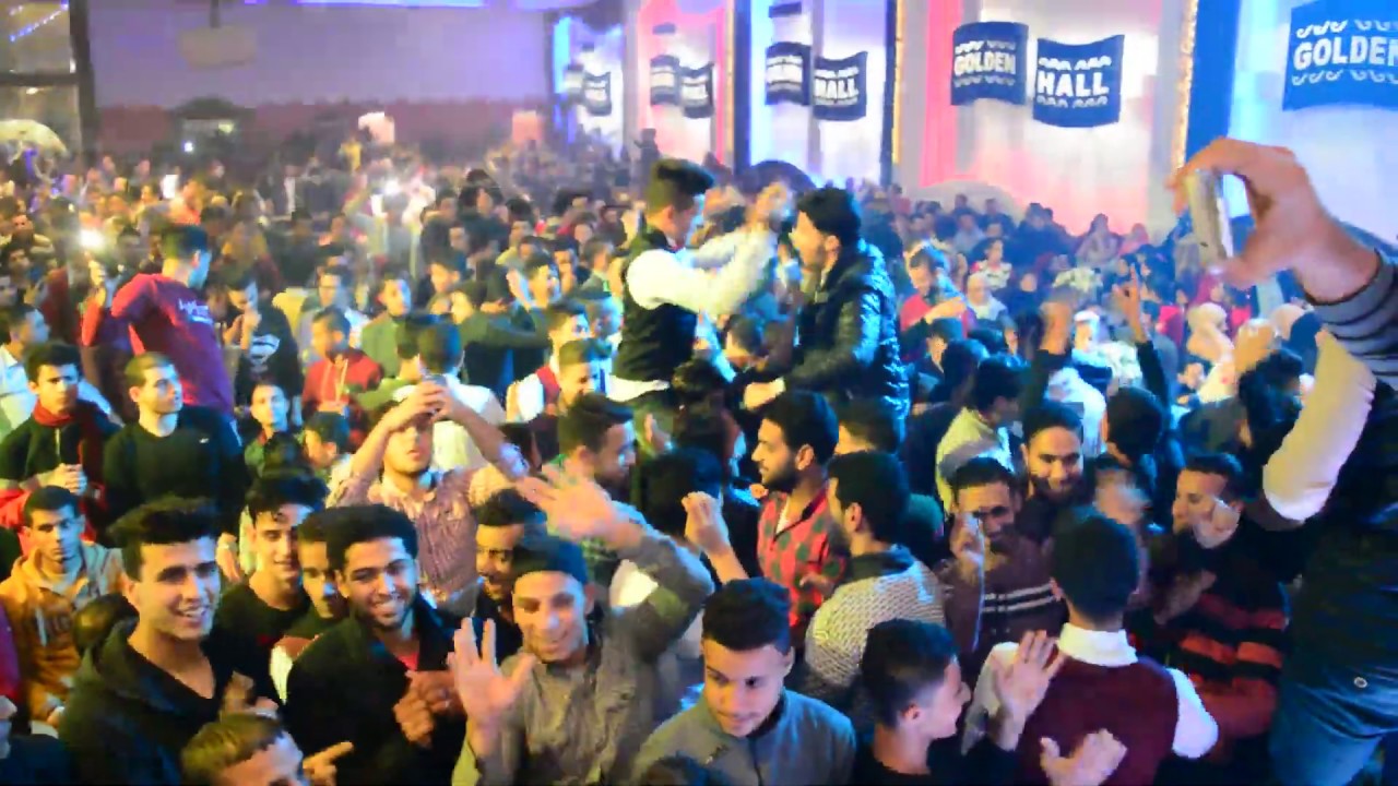 لحظه حظوظ انسانيه اوشه كسر الفرح فى قاعه جولدن  هول بزفتى الفرح اتدغدغ خش وشوف الحظ ده بنفسك