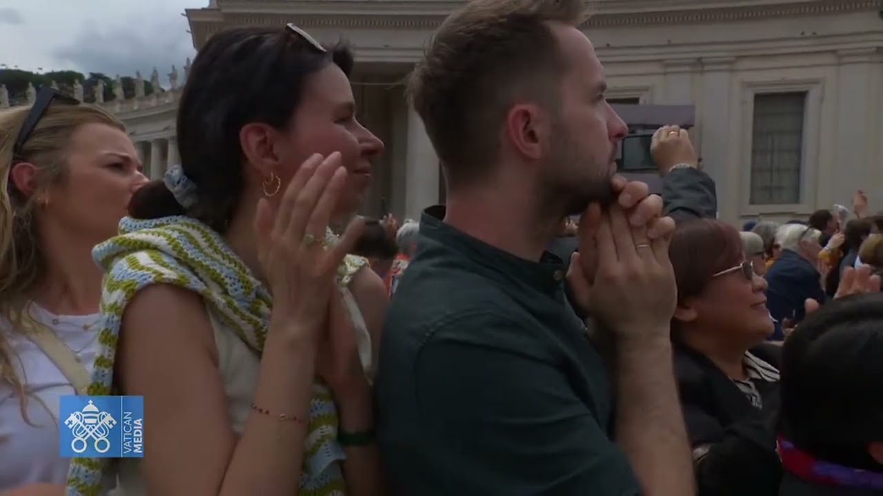 Kinh Lạy Nữ Vương Thiên Đàng (11/5): Cầu nguyện cho các ơn gọi