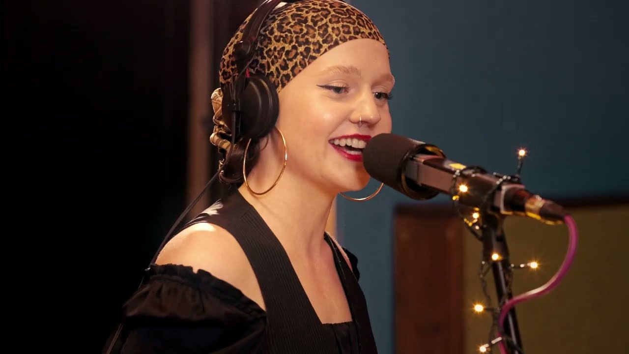 Cara Rose - Romanticising (Live Session)