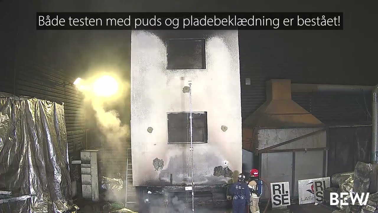 Brandtest af Thermomur med puds- og pladebekl&aelig;dning