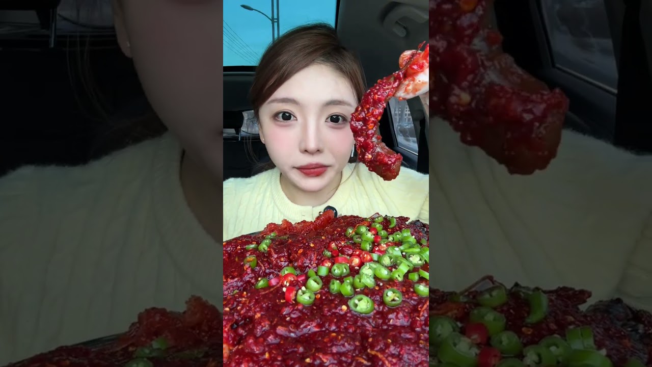 Little kids do you like the crispy spicy sauce seafood platter today I finally got the fre