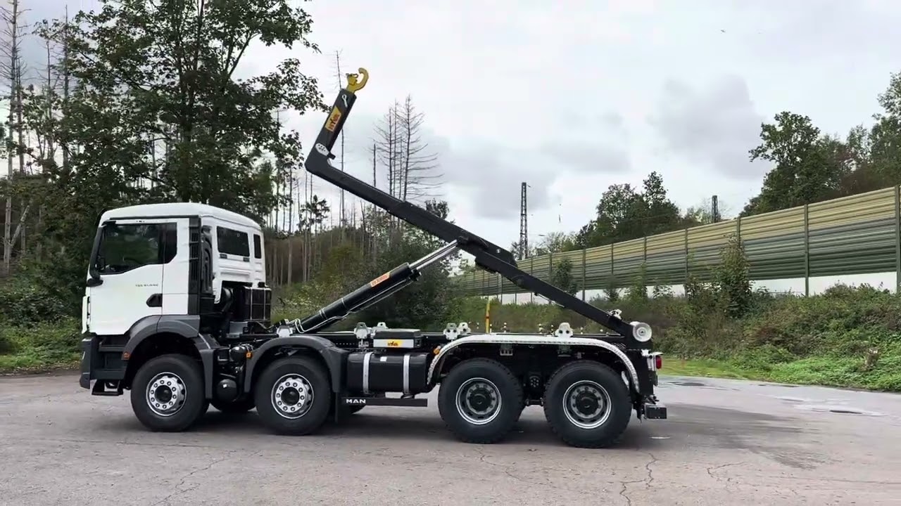 MAN TGS 41.440 8x4 HD Truck Solutions Abrollkipper Hyva 26-55 S