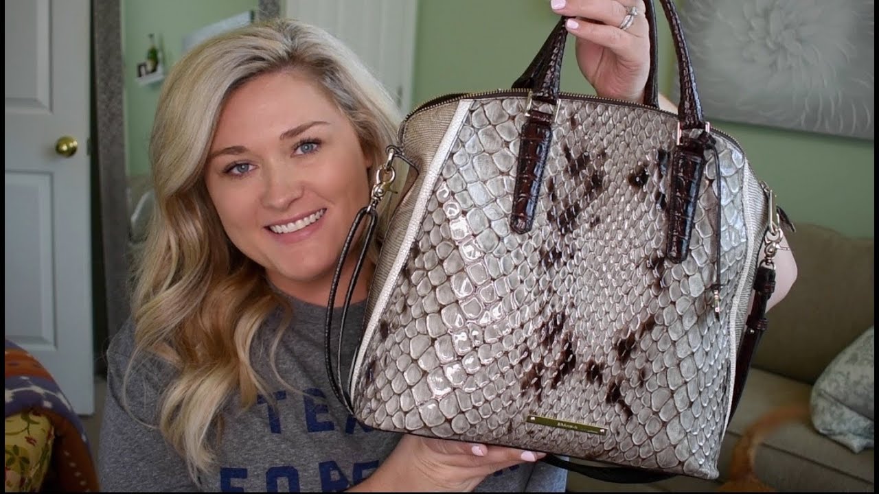 WHAT'S IN MY PURSE?! | September 2017 | Taren Denise
