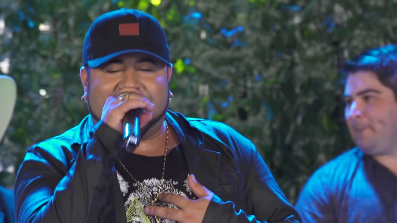 ROB&Eacute;RIO E SEUS TECLADOS - CHUPADINHA part. OS BAR&Otilde;ES DA PISADINHA