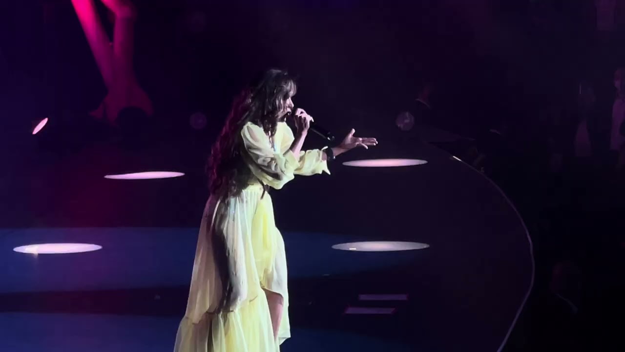 Gloria Trevi - 09 Con los ojos cerrados (Isla Divina World Tour 21/01/2022)