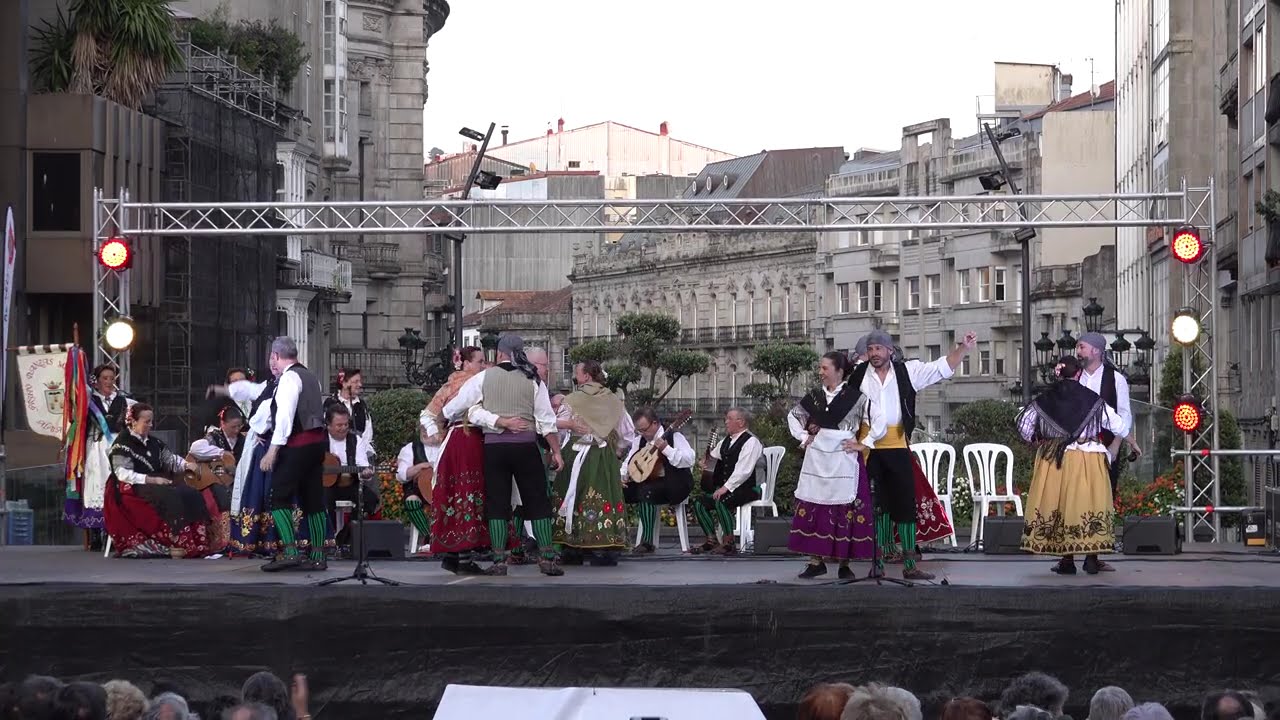 [Spanish] La Mancha folk dance: Seguidilla Jota Fuentealamo & Pardicas de Letur.