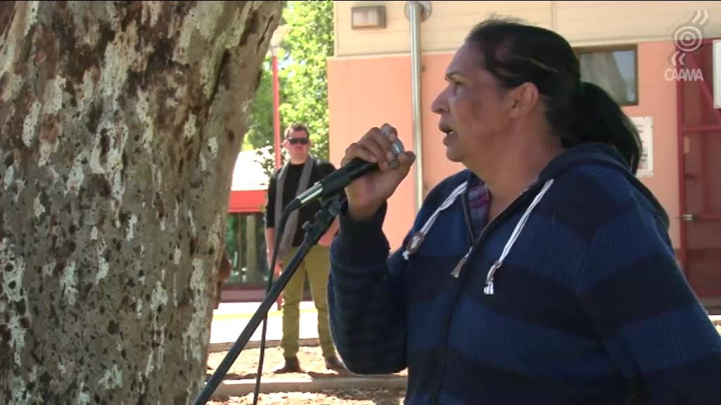 Outrage and anger at Alice Springs rally against forced communities closure