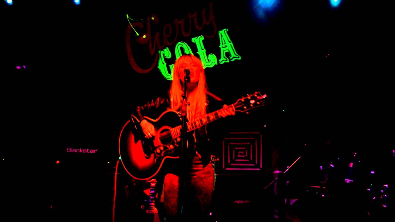 Carly Connor performs Acapella