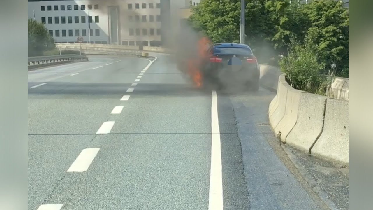 Personbil i full fyr i Bergen