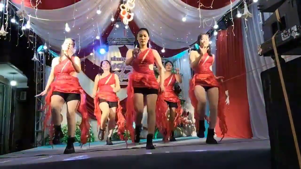 Thiệp hồng sai tên em