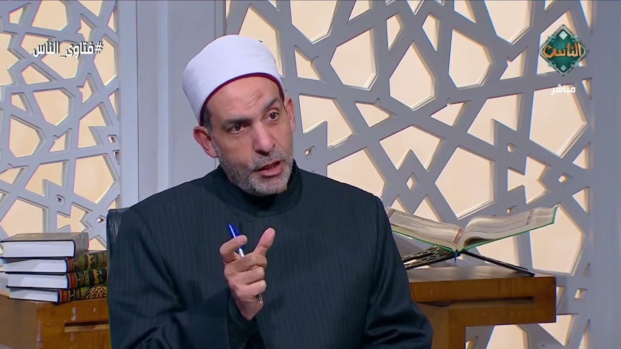 ما حكم بيع السلعة القديمة بالسعر الجديد؟