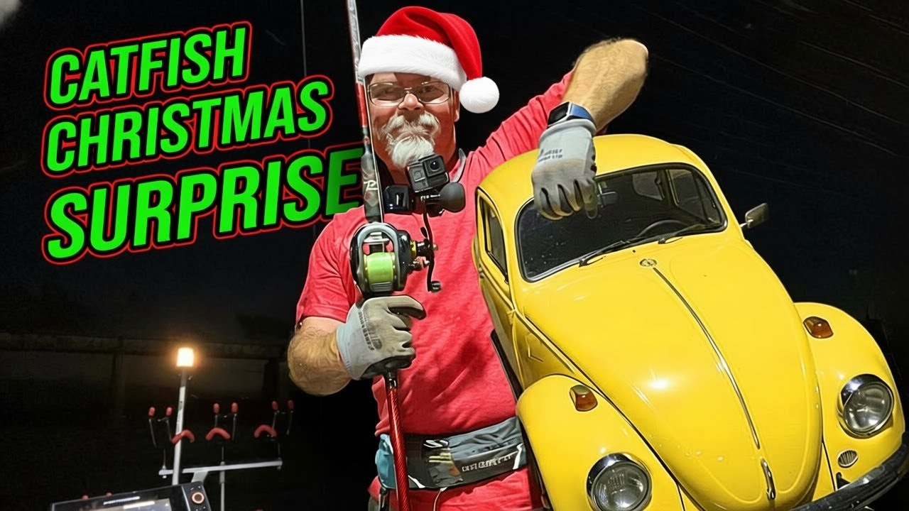 Невероятный зимний сюрприз на рыбалке на сома! Погоня за сомом размером с Volkswagen в канун Рожд...