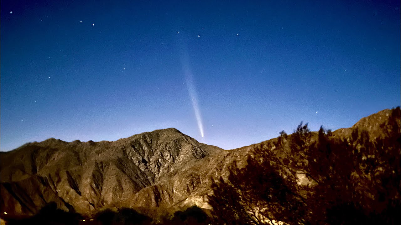Stopping to find the acrobatic airplane. View of the Borrego Valley and Mountains