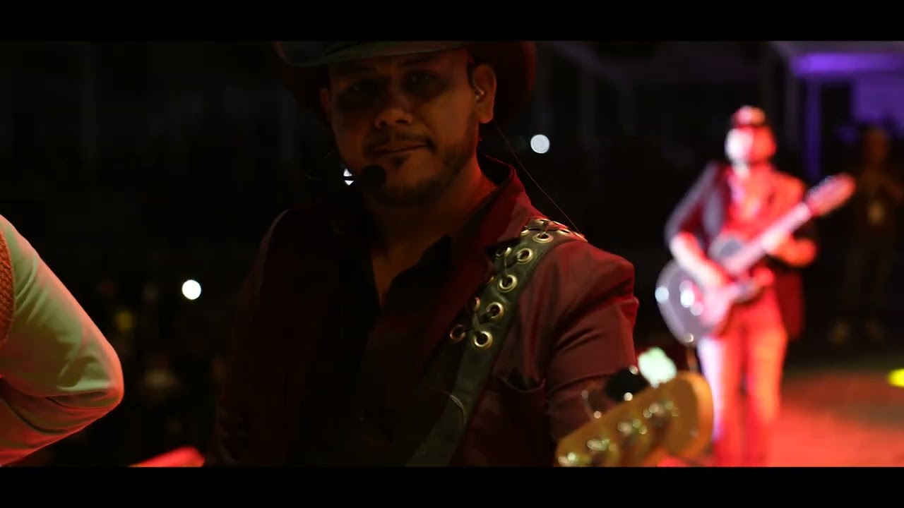 La Fiera De Ojinaga - No Paras De Hacerme Feliz - En Vivo Desde La FENAPO