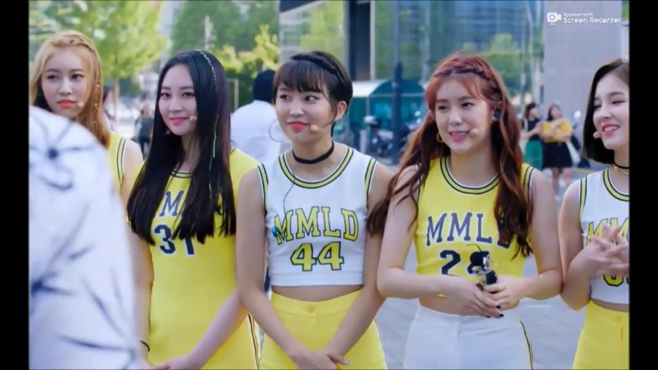 MOMOLAND (모모랜드) in Polish reality show 