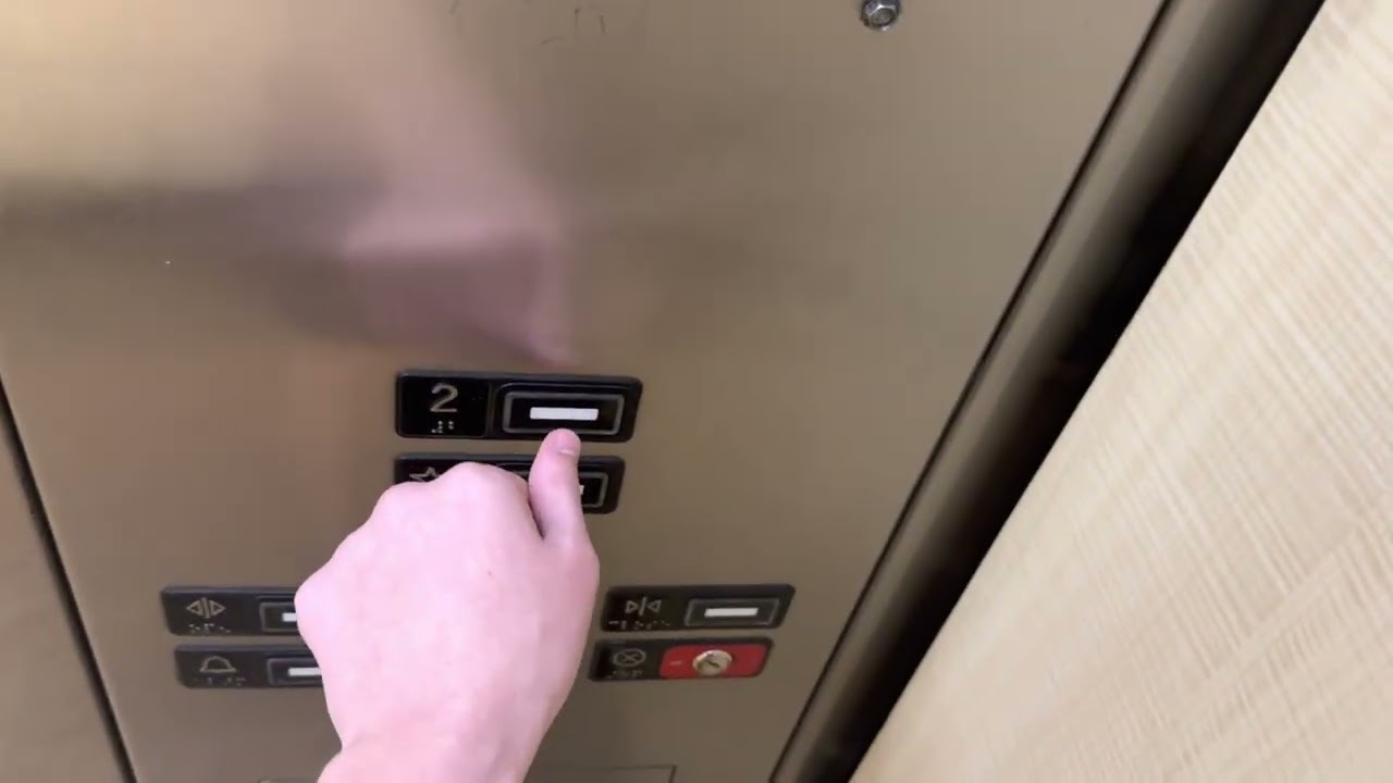 Crappy KONE Series 220 Elevator @ Macy’s - Cielo Vista Mall - El Paso TX