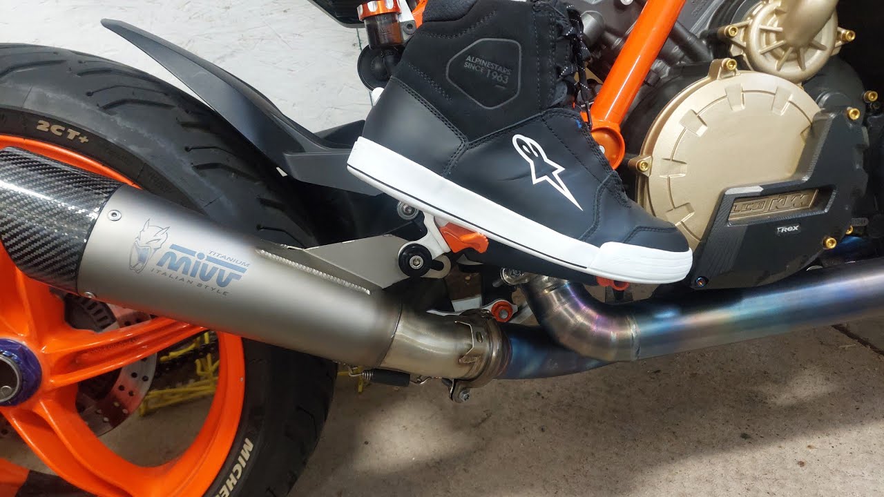 Alpinestars Chrome Drystar Shoes Review 🥾 | Waterproof Riding Sneakers for Street & Sport | KTM