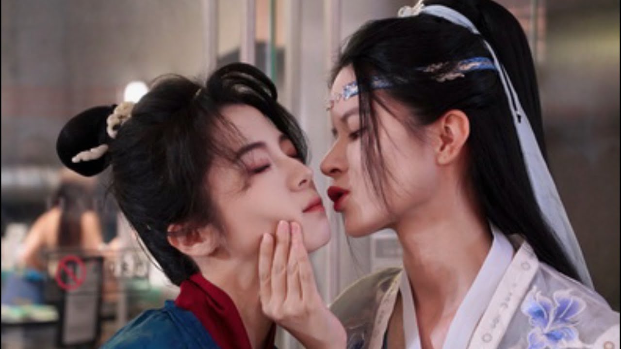 Sheng Wei Vivi Sohu Video Hanfu Show On 27 Sep 2025