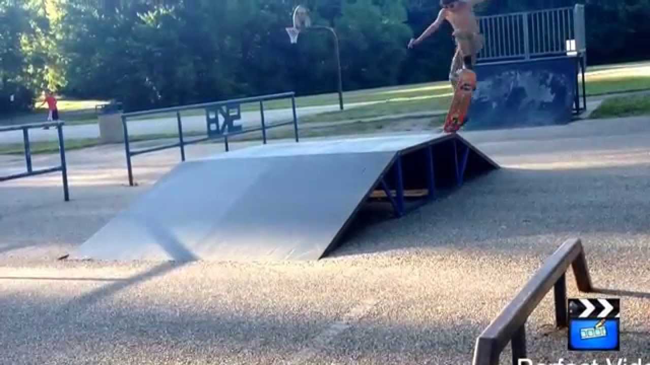 Chicago SK8's #1 |I| Ollie off the side of the Ramp |I|
