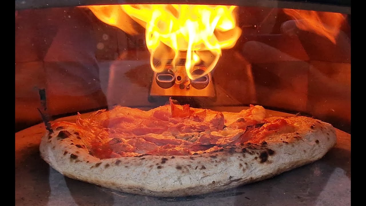 3.rész Nyújtás feltétezés sütés Nápolyi pizza készítése OONI KARU 16