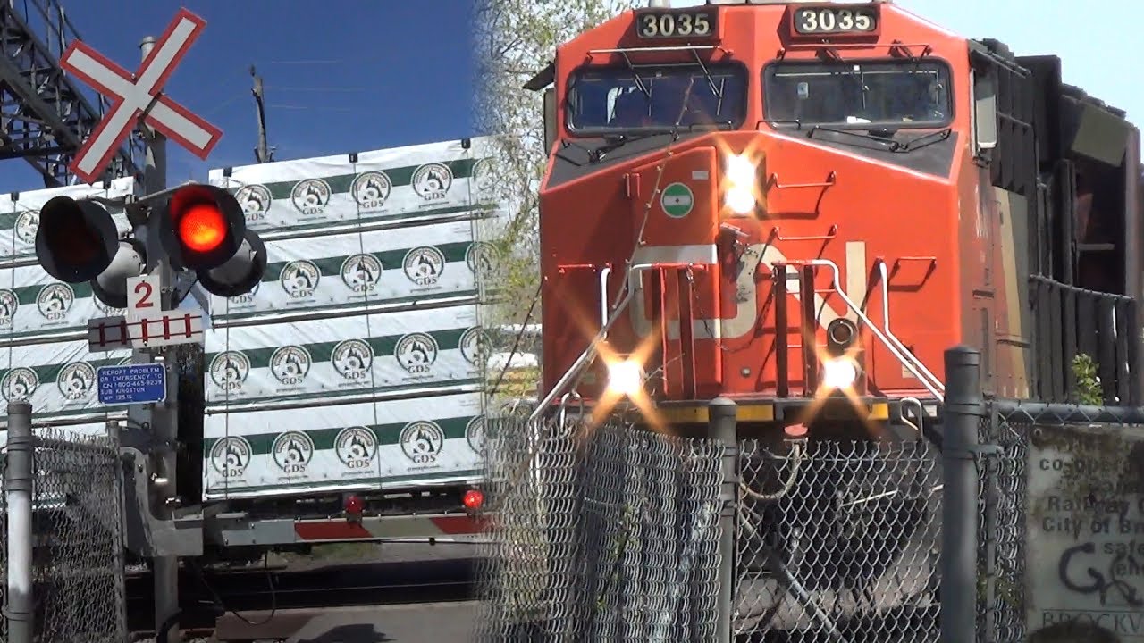 CN 3035 whooshing through Park St. Railroad Crossing