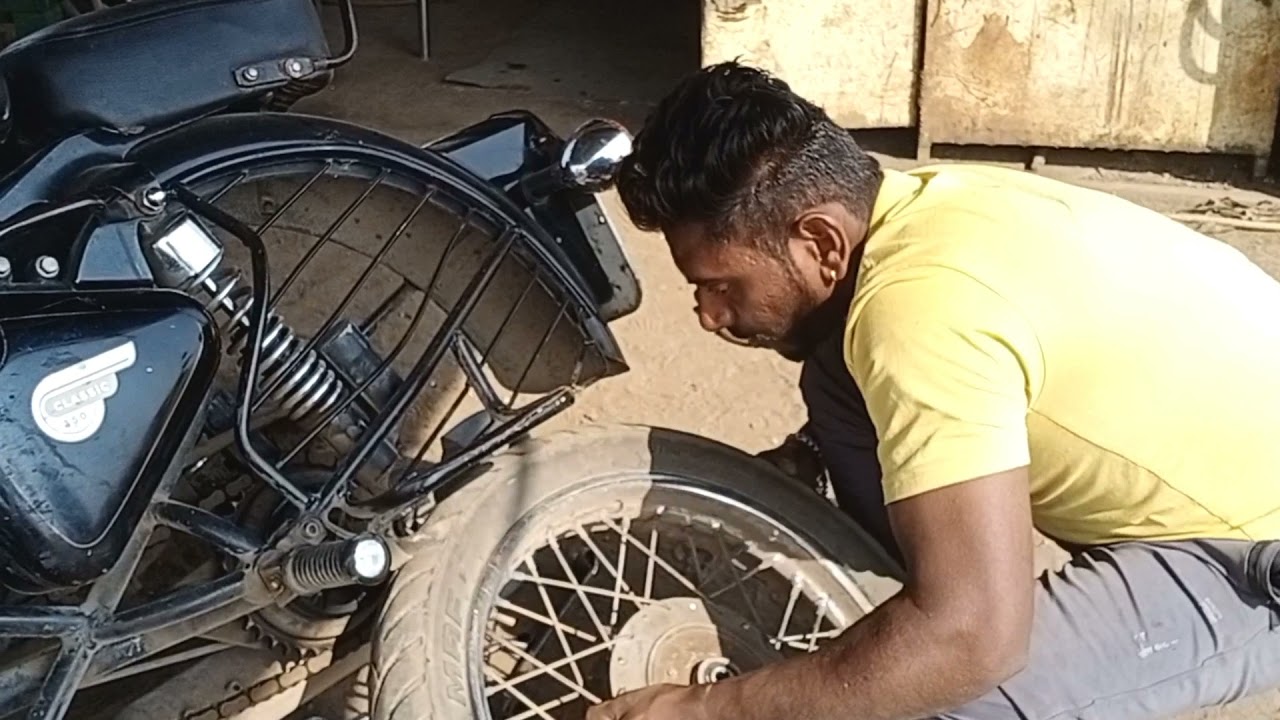 बुलेट का टायर खोलने का और फिटिंग करने