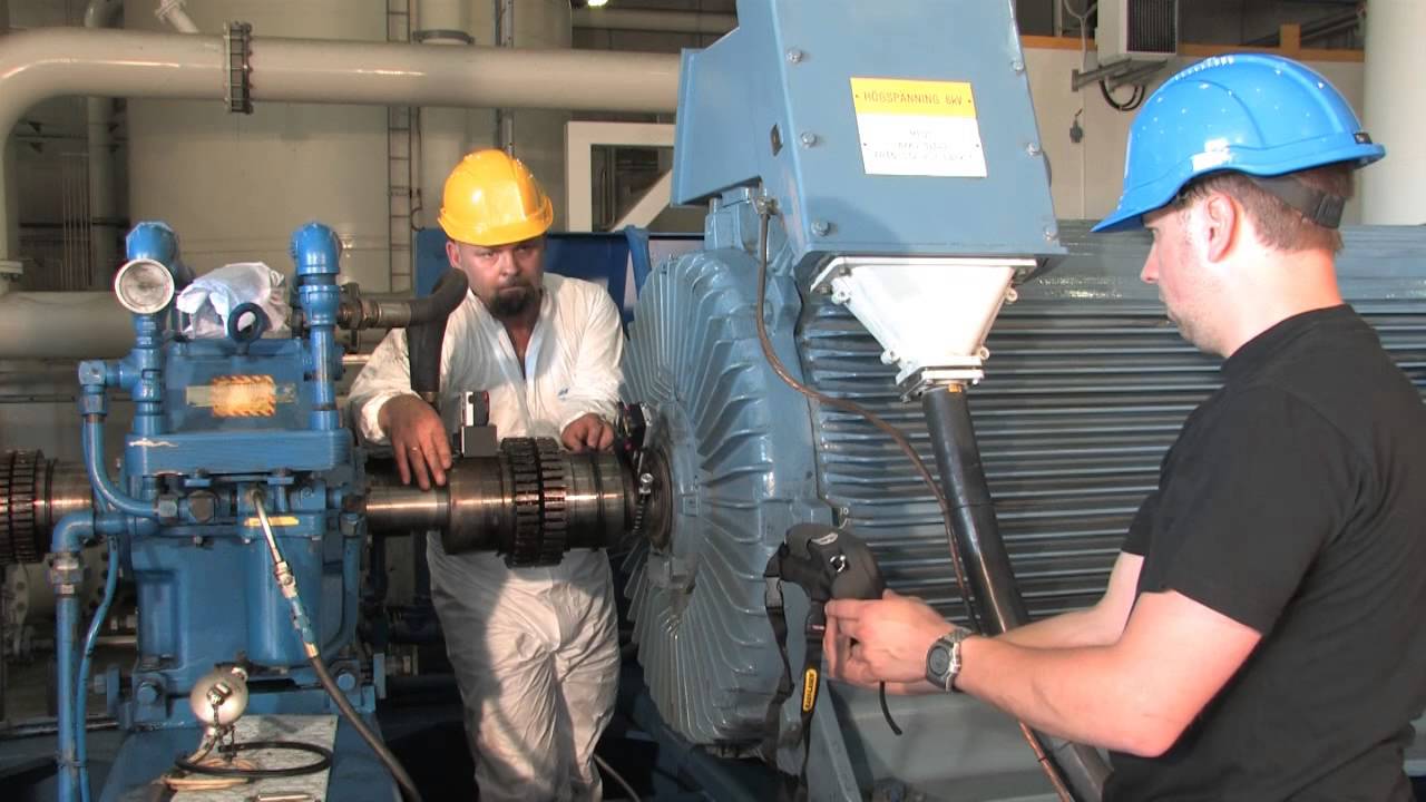 Machine train alignment with Easy-Laser® E710 Shaft alignment tool.