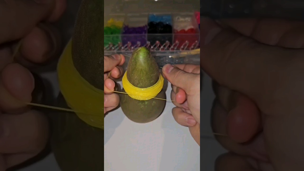pear vs rubberband experiment #rubberband #explode #pear #scopin #fruit