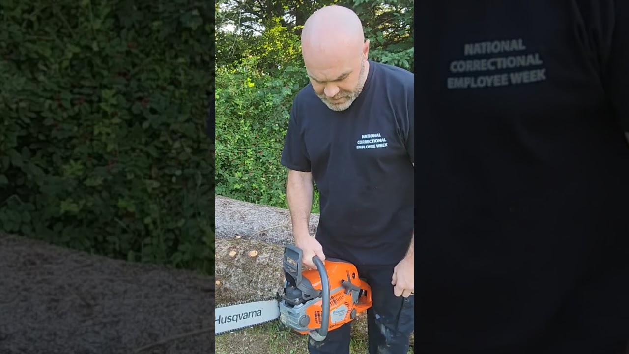 Cold starting a Husqvarna 550xp mark 2 chainsaw. #Husqvarna  #chainsaw #coldstart
