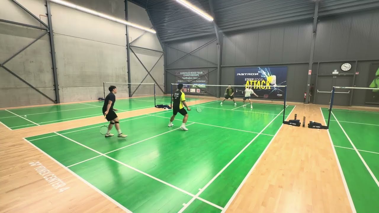 Yonex Center Rover/Kevin vs Niels/Jeremy