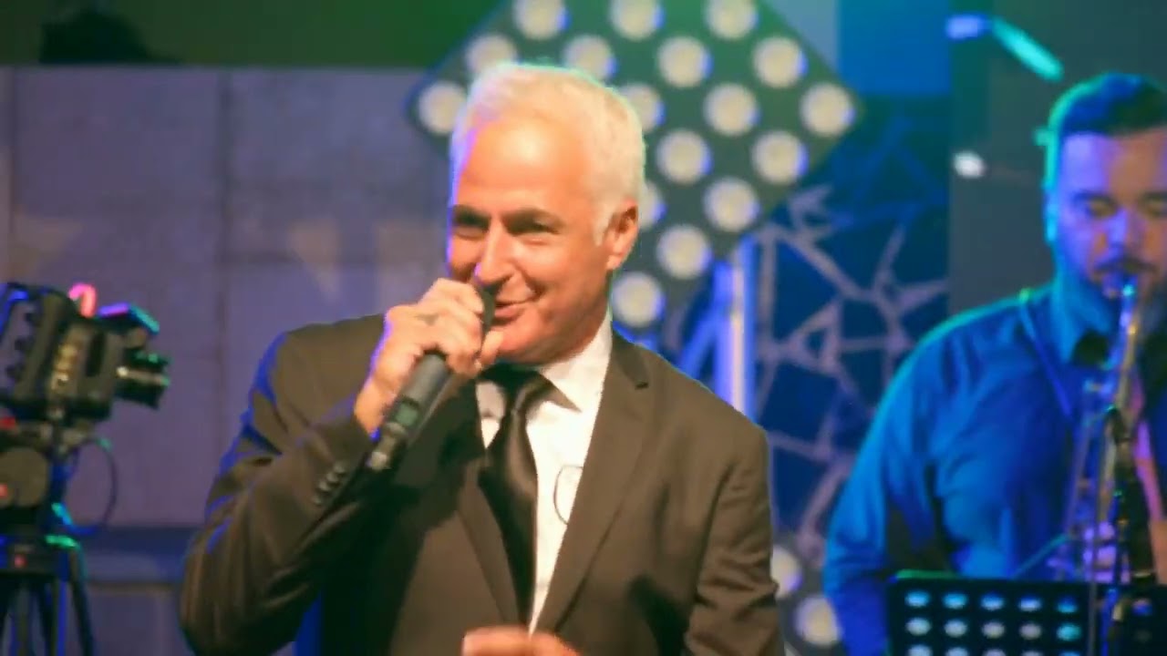 LLORARAS (FRAN HERNÁNDEZ) – TROPIN (Live) (Official Video)
