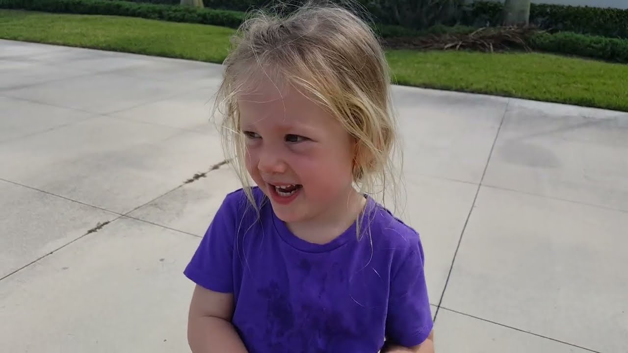 Baby Sister or Chocolate? June 2017 - age 4 = qnqnqhqh qnqnqhqh2