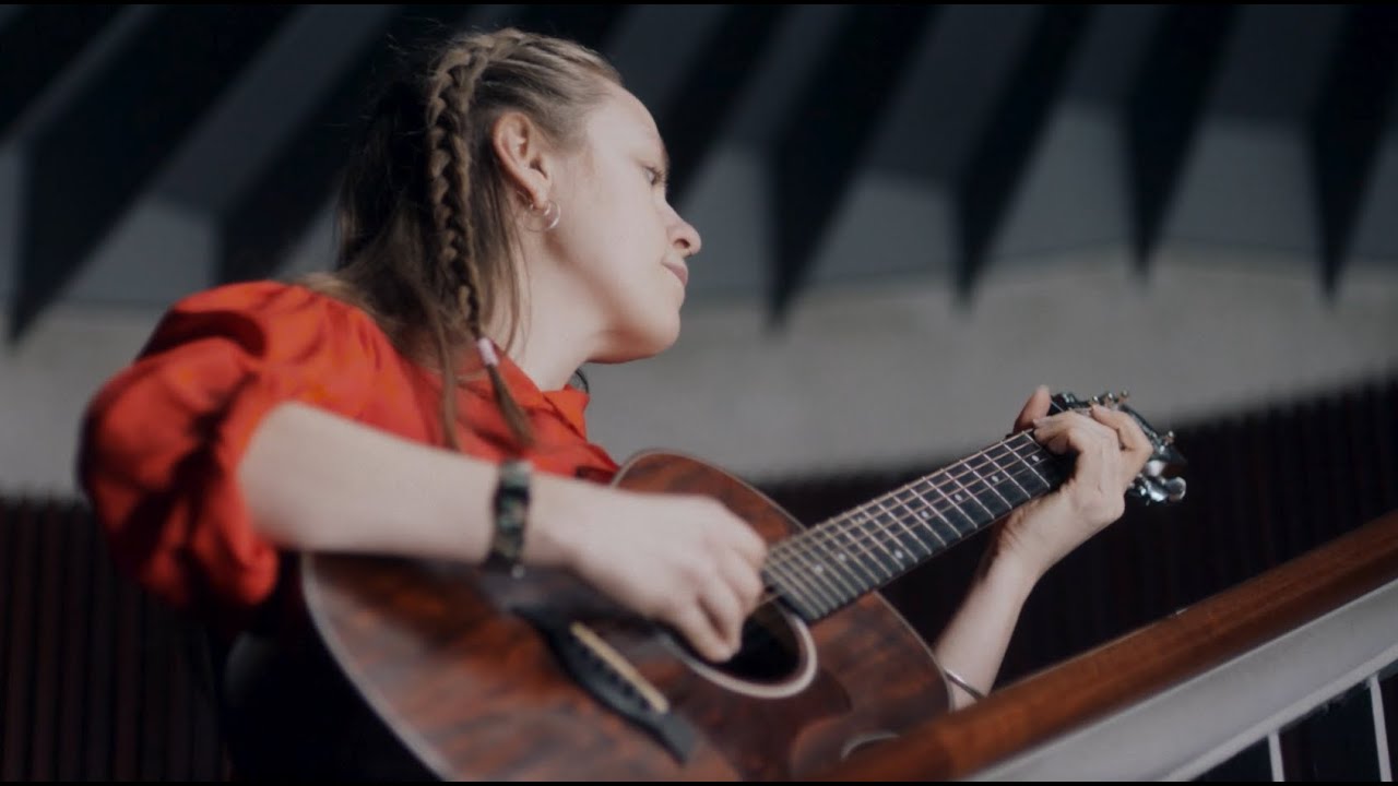 Tremolo at the Usher Hall - Anna B Savage