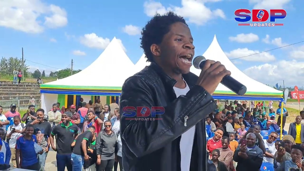 HIVI NDIVYO MCHEKESHAJI MC MBONEKE ALIVYOWACHEKESHA WANA MBEYA HATARI.