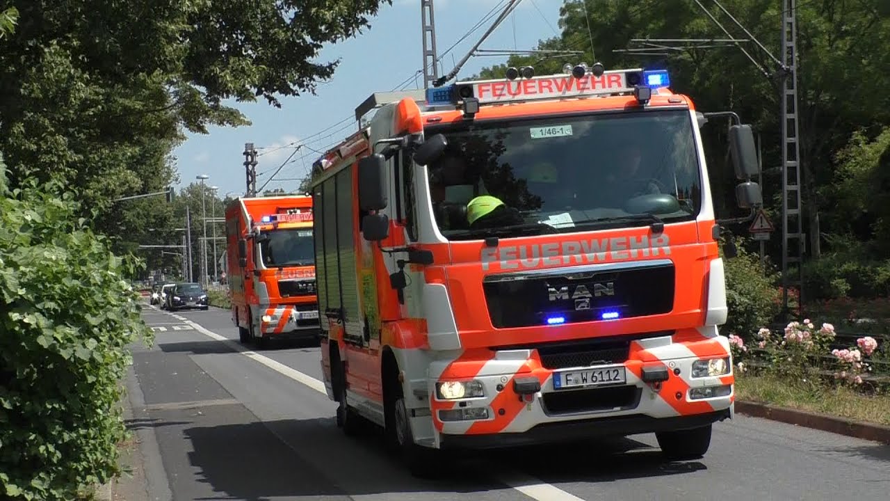 Polizei, Feuerwehr und rettungsdienst nach viele einsatzen in Frankfurt Am Main