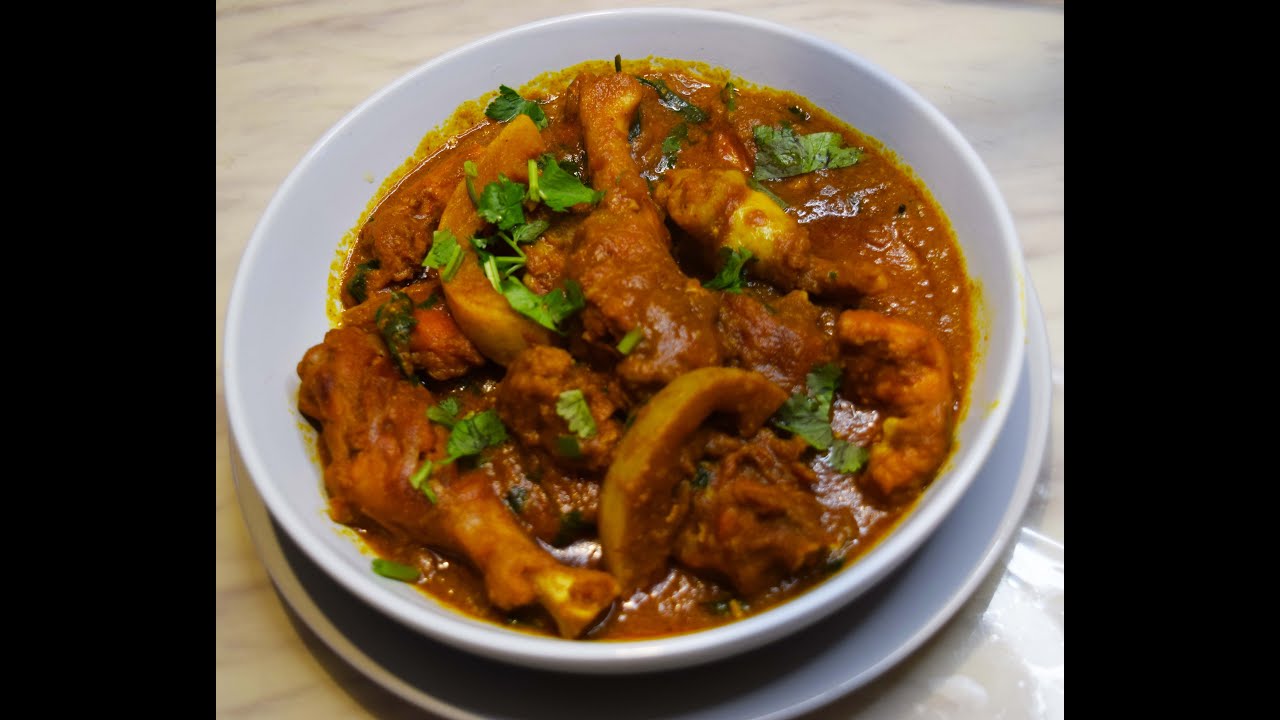 Shatkora With Deshi Murgh Curry (Citrus Macroptera with Hard Chicken Recipe)