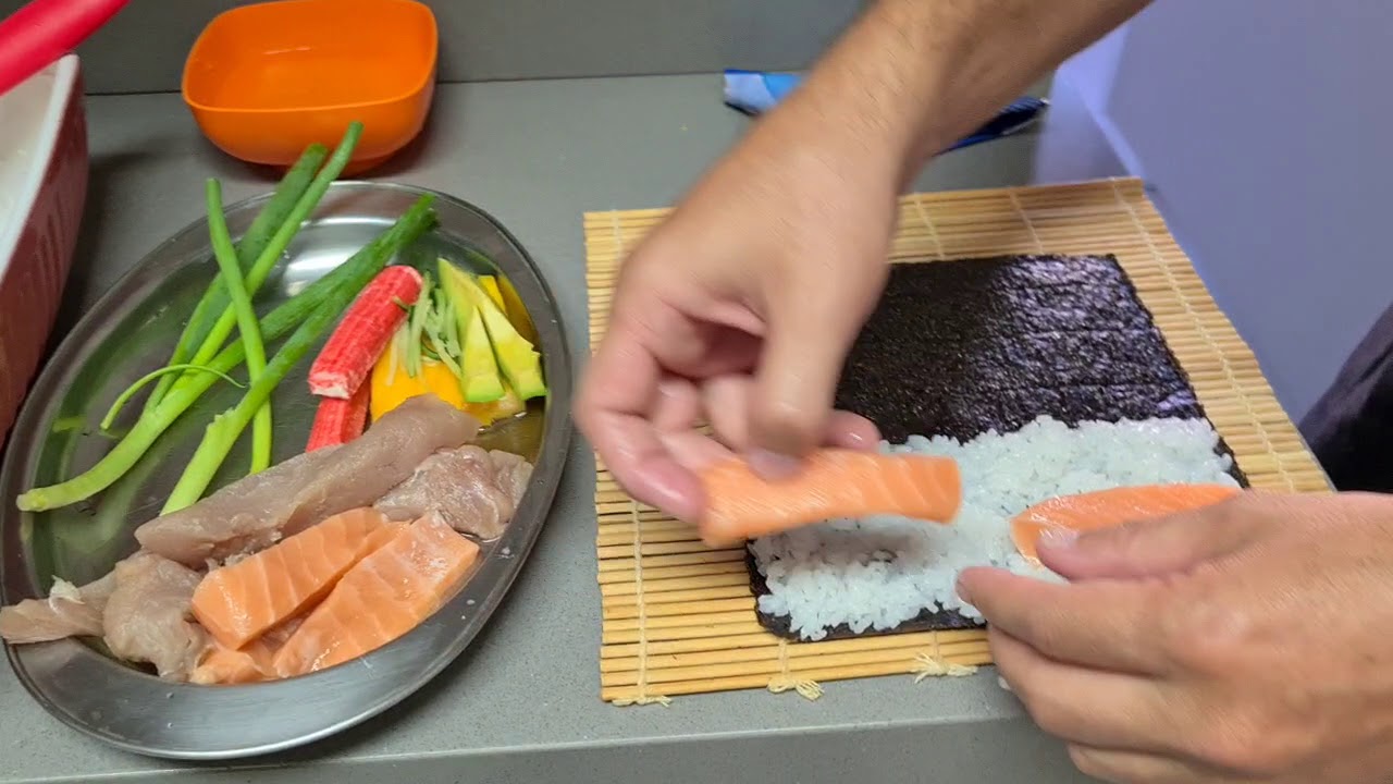 Como Enrolar sushi🍣