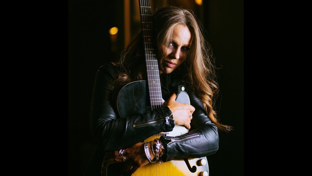 'Hot Blues On the Emerald Isle'   Gráinne Duffy